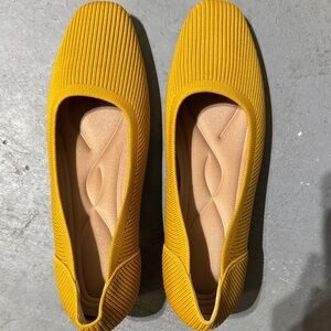 Yellow Women's Shoes NWOT